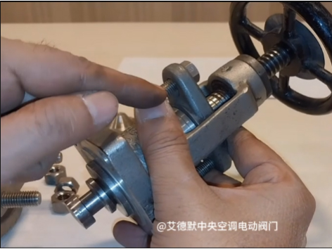 閥門(mén)填料密封中間加隔環(huán)的作用是什么？艾德默閥門(mén)來(lái)揭秘